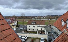 Modernes Apartment mit Blick zur Elbe